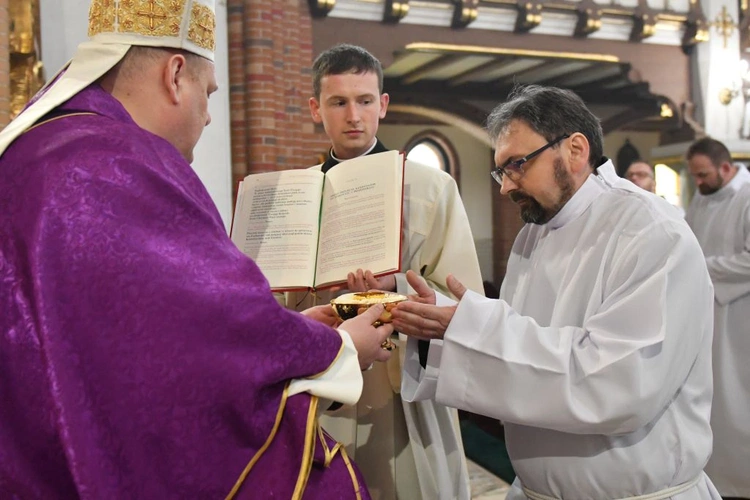Błogosławieństwo do posługi lektorów i akolitów