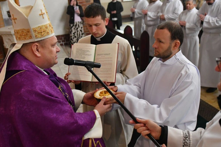 Błogosławieństwo do posługi lektorów i akolitów