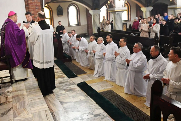 Błogosławieństwo do posługi lektorów i akolitów