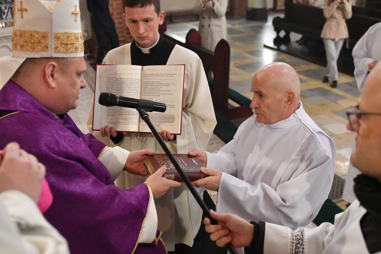 Błogosławieństwo do posługi lektorów i akolitów
