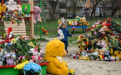Tu, na placu zabaw.  zginęło 20 osób, a ponad 70 zostało rannych