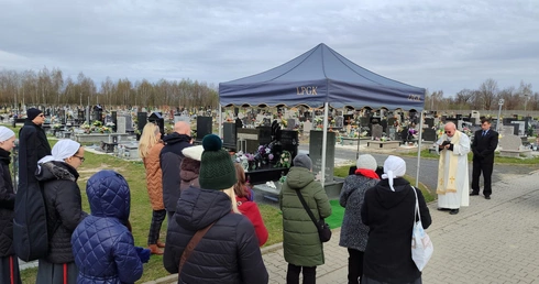 Legnica. Pochówek martwo urodzonych dzieci