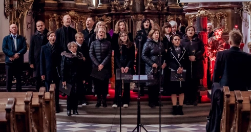 "Słońce nagle zgasło". Koncert pieśni wielkopostnych w Trzebnicy