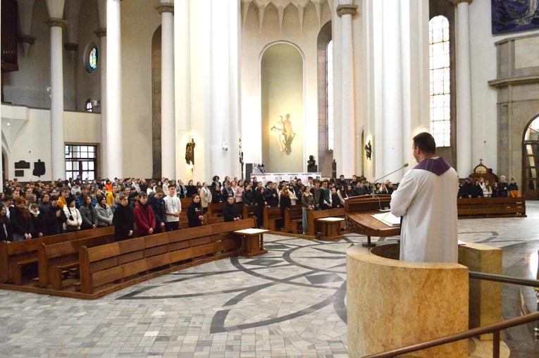 W katedrze trwają rekolekcje wielkopostne dla młodzieży