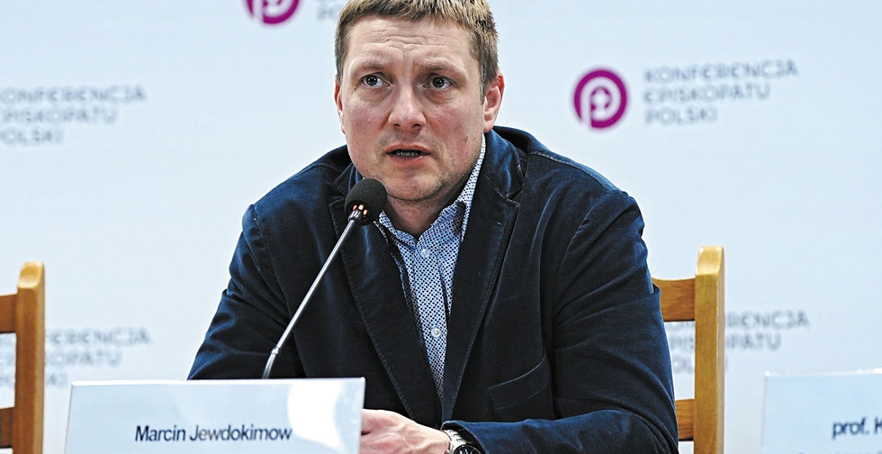 Dr hab. Marcin Jewdokimow – socjolog, kulturoznawca, profesor UKSW, dyrektor Instytutu Statystyki Kościoła Katolickiego.