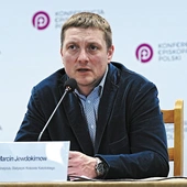 Dr hab. Marcin Jewdokimow – socjolog, kulturoznawca, profesor UKSW, dyrektor Instytutu Statystyki Kościoła Katolickiego.