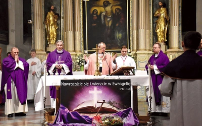  Eucharystii  w 80. rocznicę śmierci  kapłana przewodniczył abp Tadeusz Wojda. 