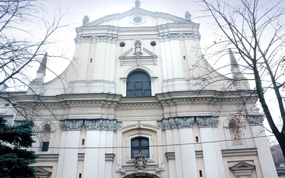Świątynia należała niegdyś  do zakonu karmelitów bosych.