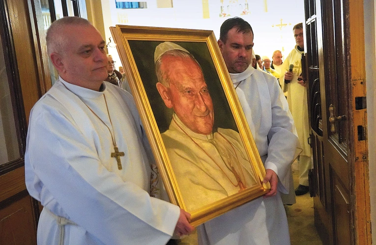 Posłuchaj, co mówi