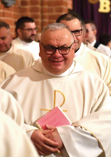 – Katechumeni, to są ludzie, którzy dali się odnaleźć na życiowej drodze. Oni dojrzeli do szukania i spotkania – zauważa ks. A. Hładki, dyrektor DOK w Zielonej Górze i proboszcz parafii pw. św. Jana Chrzciciela w Międzyrzeczu oraz parafii pw. Miłosierdzia Bożego w Kęszycy.