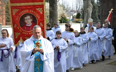 Odsłonięto pomnik bł. ks. Popiełuszki w Skotnikach