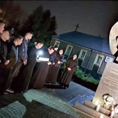 Uczcili Ojca Świętego przez modlitwę do Matki Bożej, której cały się zawierzał.