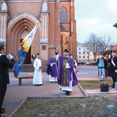 Uroczystości przewodniczył ks. Andrzej Jędrzejewski.
