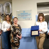 Przy pamiątkowej tablicy (od lewej): Sławomir Jączyński, Marta Michalska-Wilk, Barbara Dudziak, Barbara Łopyta, dyrektorka RSS, i Anna Czarnecka. 