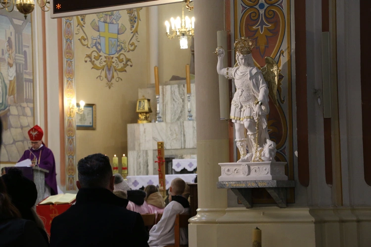 Nasielsk. Poświęcenie figury św. Michała Archanioła