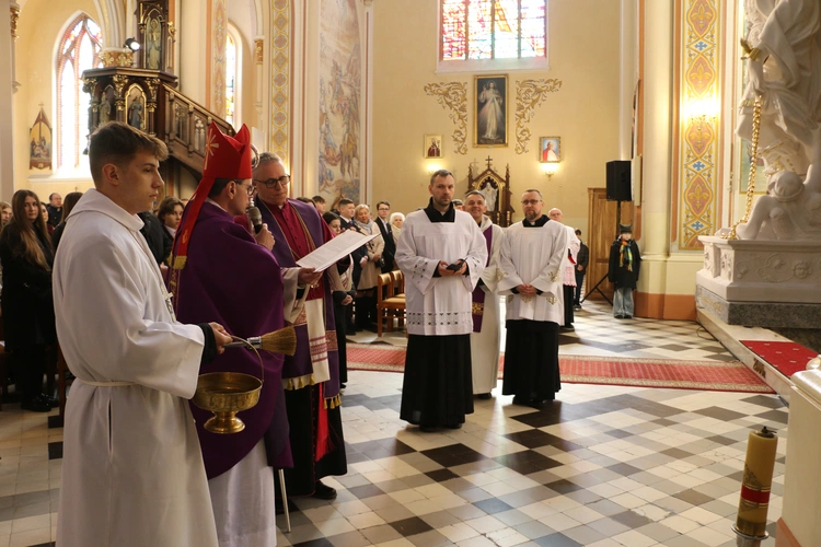 Nasielsk. Poświęcenie figury św. Michała Archanioła