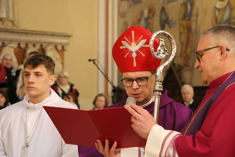 Nasielsk. Poświęcenie figury św. Michała Archanioła