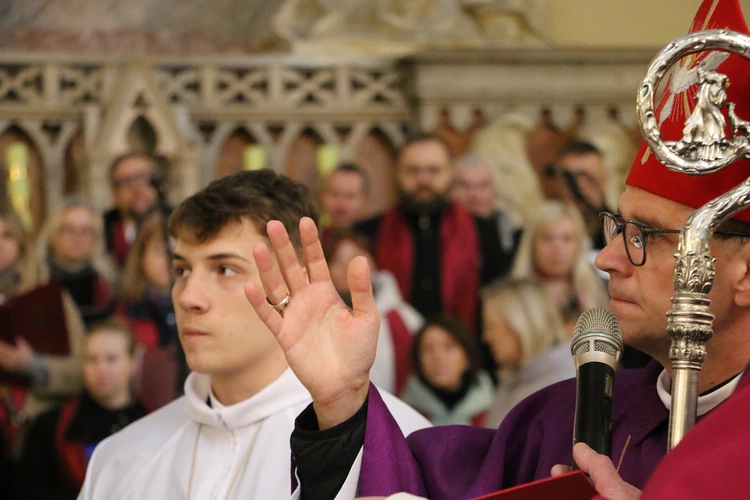 Nasielsk. Poświęcenie figury św. Michała Archanioła