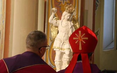 Nasielsk. Poświęcenie figury św. Michała Archanioła