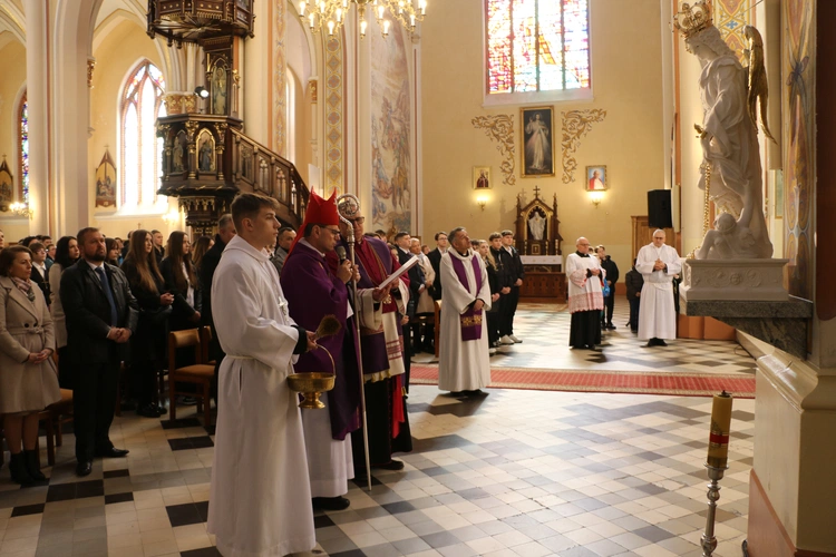 Nasielsk. Poświęcenie figury św. Michała Archanioła