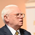 Bożogrobcy przekazali olej z Ziemi Świętej