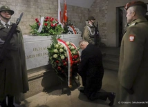 Kraków. Hołd dla ofiar katastrofy smoleńskiej