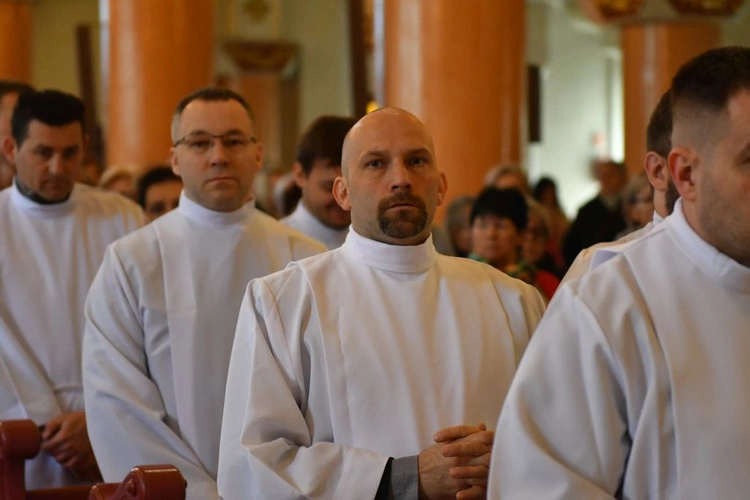 Diecezja ma nowych nadzwyczajnych szafarzy Komunii świętej