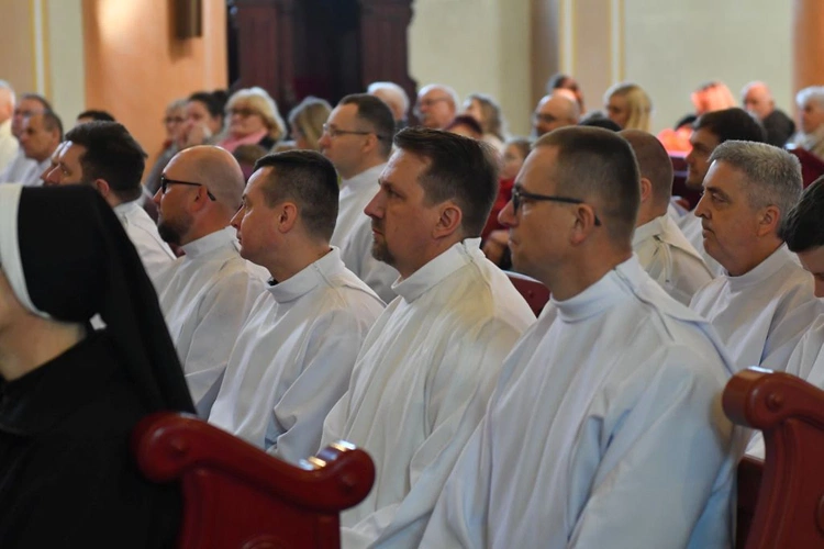 Diecezja ma nowych nadzwyczajnych szafarzy Komunii świętej