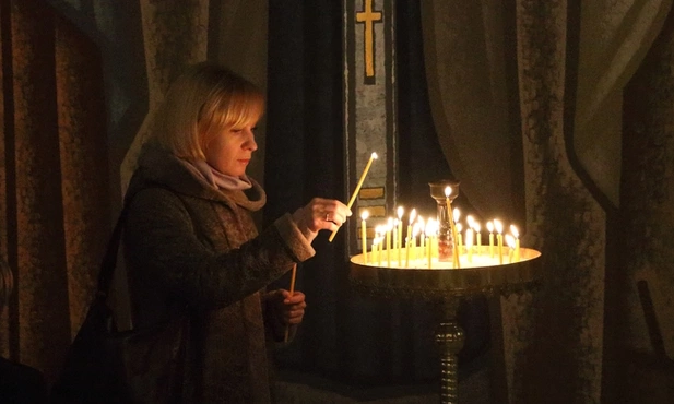 Modlić się za żywych i umarłych