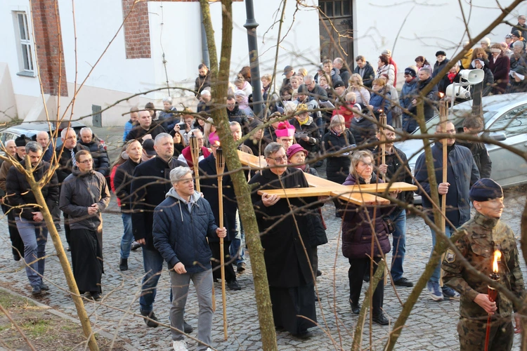 Płock. Droga Krzyżowa na Starym Mieście