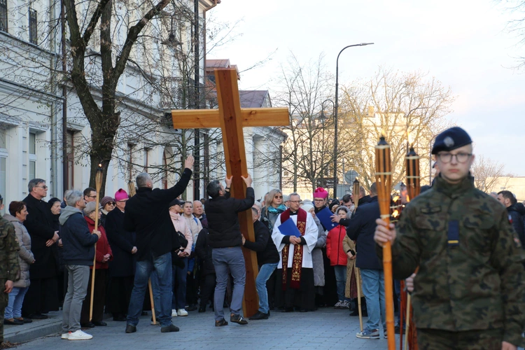 Płock. Droga Krzyżowa na Starym Mieście