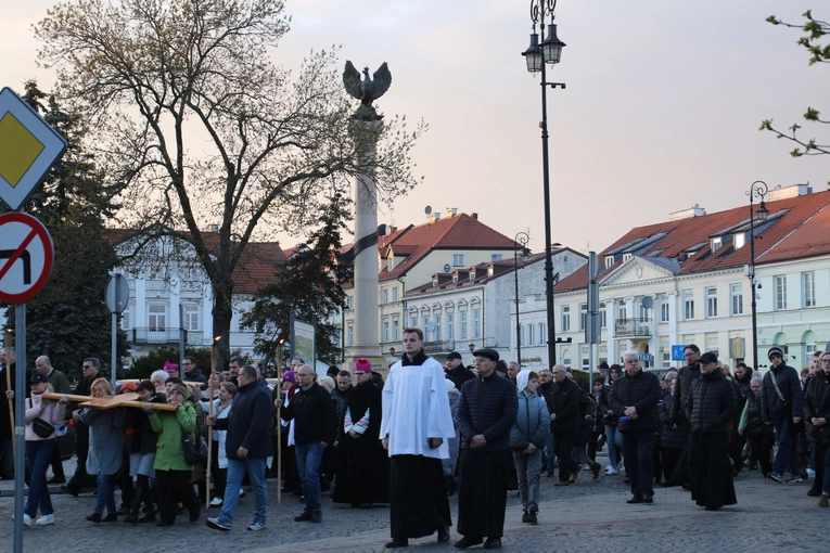 Płock. Droga Krzyżowa na Starym Mieście