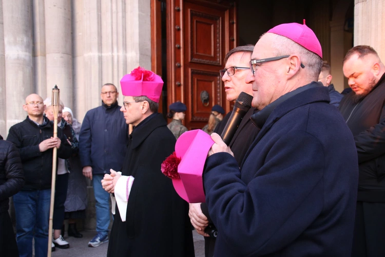 Płock. Droga Krzyżowa na Starym Mieście