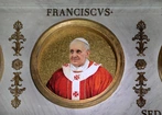 Franciszek dziękuje za modlitwy i apeluje o pokój