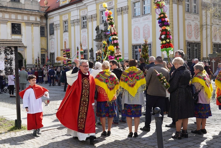 Parada Palm Wielkanocnych w Trzebnicy