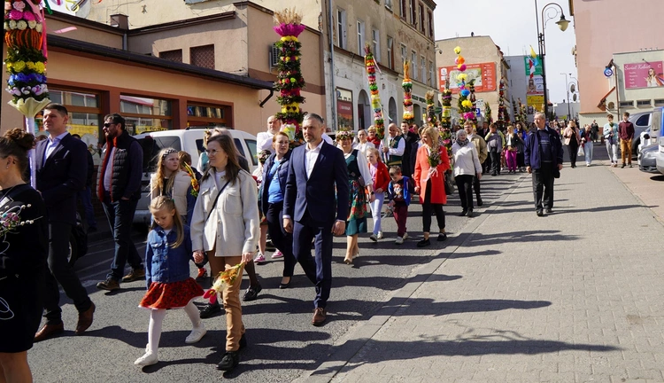 Parada Palm Wielkanocnych w Trzebnicy