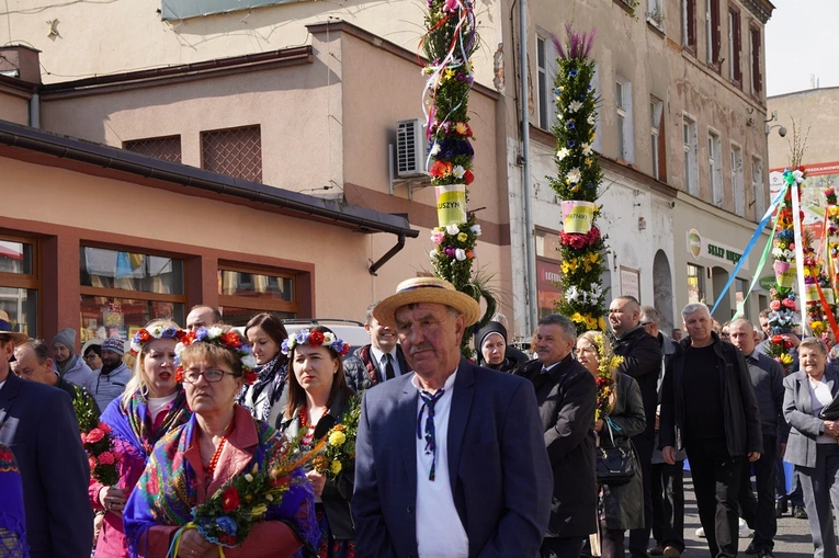 Parada Palm Wielkanocnych w Trzebnicy
