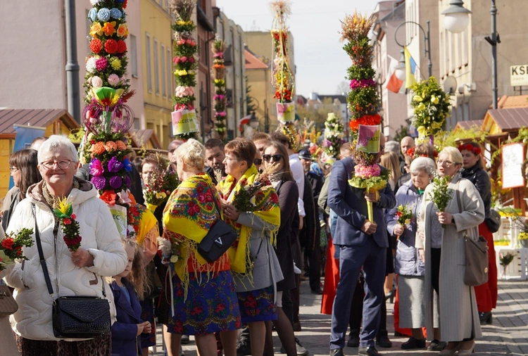 Parada Palm Wielkanocnych w Trzebnicy