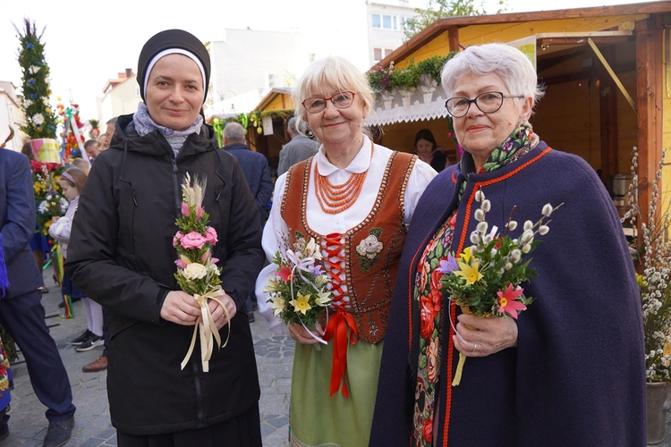 Parada Palm Wielkanocnych w Trzebnicy