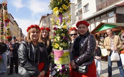 Parada Palm Wielkanocnych w Trzebnicy