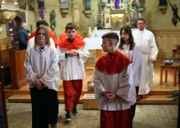 Niedziela Palmowa w Kluczu. Rozpoczęcie sezonu lotów gołębi pocztowych