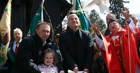 Niedziela Palmowa w Kluczu. Rozpoczęcie sezonu lotów gołębi pocztowych