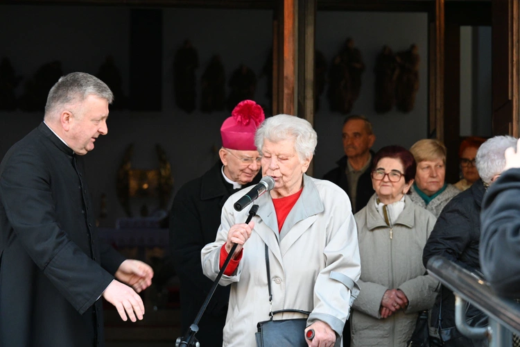 Kraków-Nowa Huta. Bronili krzyża