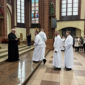 Ustanowienie nadzwyczajnych szafarzy