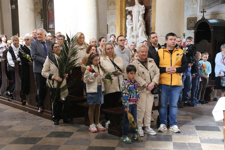 Płock. Niedziela Palmowa w katedrze