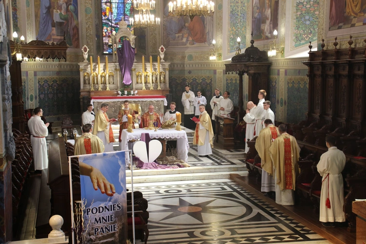 Płock. Niedziela Palmowa w katedrze