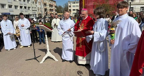 Bp Lityński w Niedzielę Palmową: Każdy krzyż jest dla nas lekcją miłości