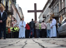 Droga Krzyżowa ze Świadkami Nadziei