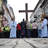Droga Krzyżowa ze Świadkami Nadziei