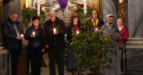 Godzina z Jezusem w Wielki Poniedziałek. Pytanie o korzenie, dom i o świątynię serca